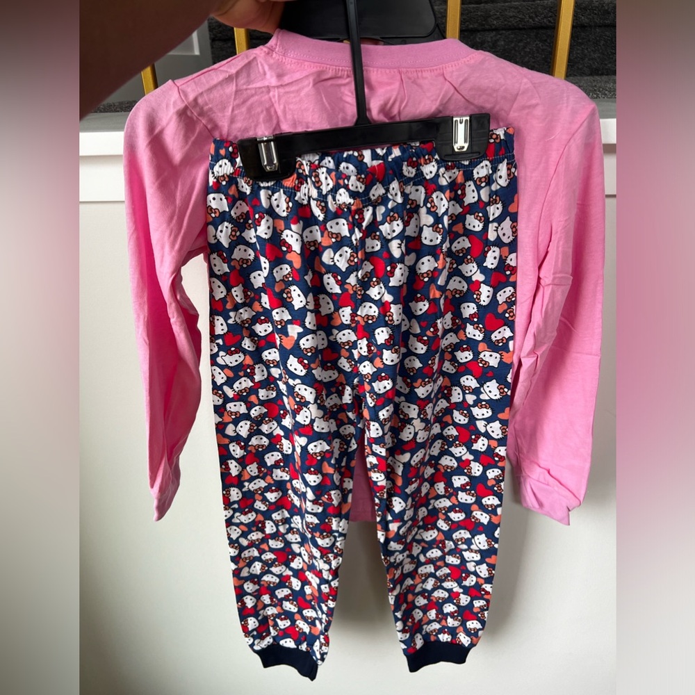 Kids Hello Kitty Pyjama Set - Picture 3 of 3